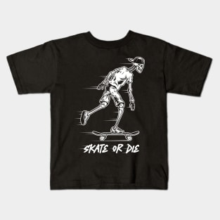 Halloween Skateboard Skate or Die Bones Horror - Funny Skull Vintage Skeleton Skater Kids T-Shirt